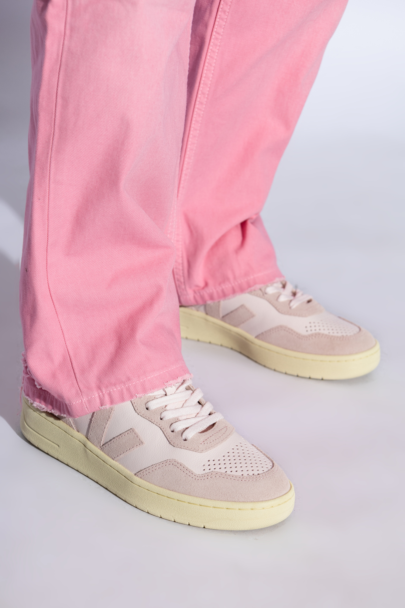 スニーカー VEJA V-90 Sneakers - Veja - Leather - Pink Veja WMNS V-90 O.T. Leather (Pink) VD2003891A - Allike Store